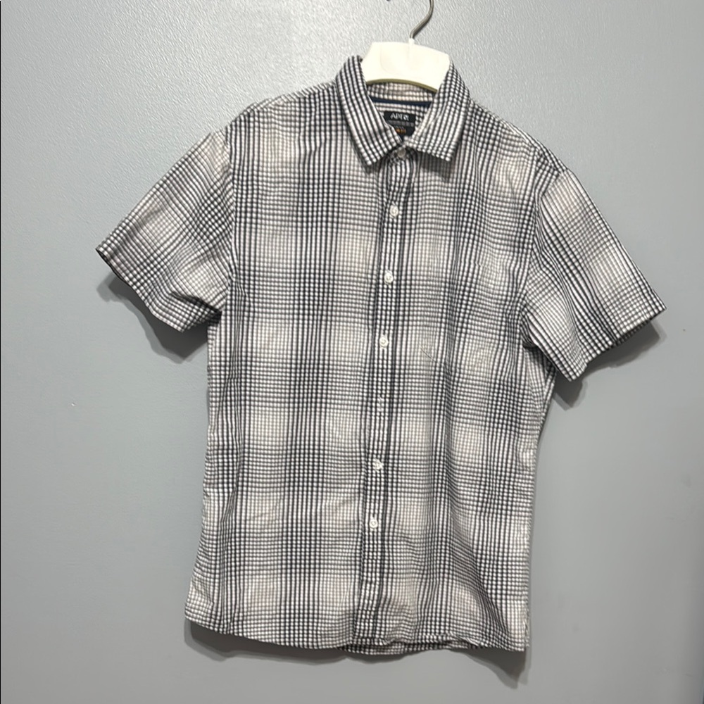 Apt. 9 Black and White Casual Button Down Shirt